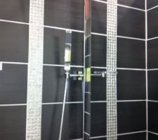 Carrelages choisi pour douche à l'italienne avec mosaïque mais pas tout à fait pareille.