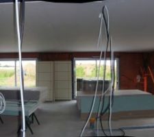 Une vue du salon en construction