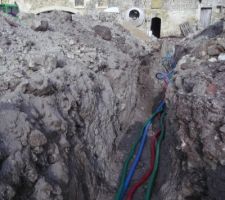 Tranchée pour se raccorder environ deux bonne journée de travail