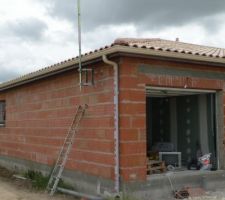 Râteau antenne / mât dirigé sur l'émetteur du 'BUGUES'