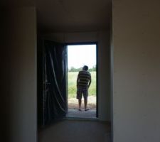 L'entr&eacute;e depuis la salle &agrave; manger