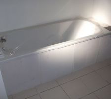 Collage du siporex au niveau de la baignoire