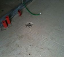 Un trou qui arrive tout seul