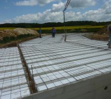 La pompe est là, le coulage de la dalle va commencer....