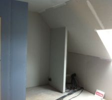 Vue sur le futur placard de la chambre 4...