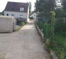 Allée en concassé de béton