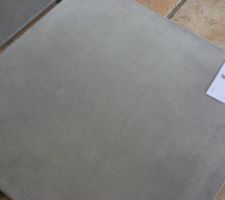 Carrelage des pi&egrave;ces de vie. Broadway grigio de chez Sichenia