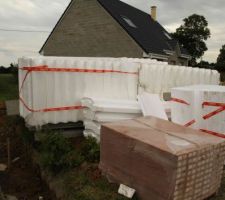 Hourdis polystyrènes pour la dalle de l'habitation(RECTOSTEN 23M4). Toujours l'isolation