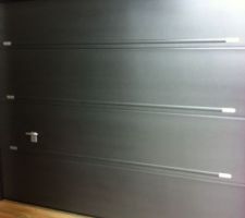 Voila à quoi devrait ressembler la porte de garage, mais elle sera plus longue...4x2m