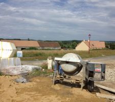 La vue depuis la chambre d'amis ... Bon, &agrave; imaginer sans les mat&eacute;riaux de construction :)