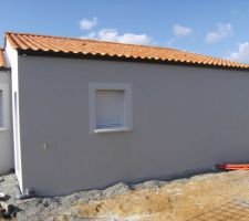 Dal'Alu derrière garage