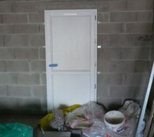 Porte de service du garage