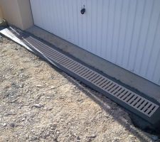 Piège à eau devant le garage