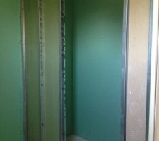 Douche salle de bain de l'étage.