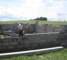 Le garage monte petit &agrave; petit