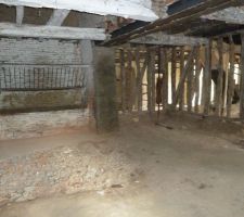 La pièce une fois l'ouverture terminée ! c'est ouverture fait 4m80 de long et apporte énormément de lumière dans la maison