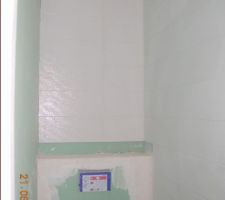 Toilettes de l'&eacute;tage en cours