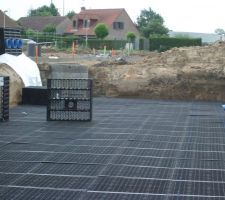 Bassin d'infiltration sous l'espace vert
Sortie vert le foss&eacute;, en attente de raccordement