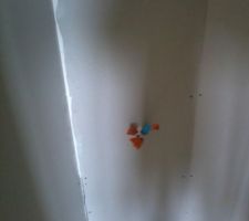 Les toilettes avec son lave-mains