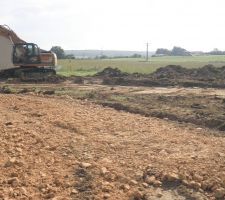 Décapage du terrain pour implantation de la maison