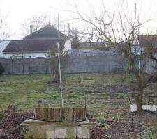 Le terrain à l'état naturel après achat et avant tout travaux de préparation.