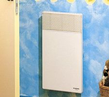 Convecteur électronique Atlantic ds chaque chambre   SDB en attendant d'y mettre un beau sèche serviettes