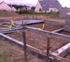 Mise en place des poutrelles du vide sanitaire