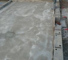 Dalle après coulage dans le sous-sol