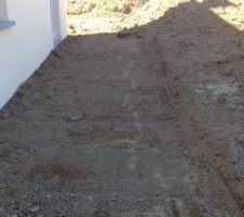 Terrassement non terminé à l'arrière
