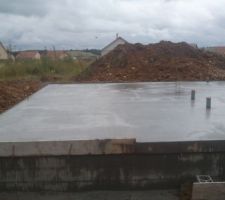 Le b&eacute;ton est encore mouill&eacute;