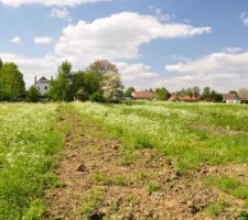 Terrain apr&egrave;s fouilles arch&eacute;ologiques