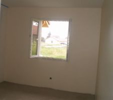 Peinture crème chambre parentale