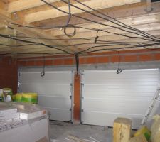 L'électrification du garage et des deux portes sectionnelles a aussi été réalisée au cours de la semaine