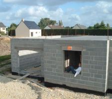 La dalle d'&eacute;tage est coul&eacute;e.