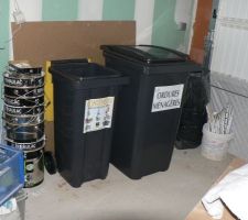 A une maison il faut des poubelles!!!