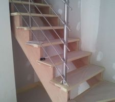 Bachage des rampes d'escalier avant les travaux d'enduit