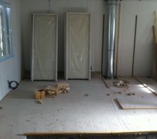 Chambre parents   douche ( conduit de cheminée intégréee)