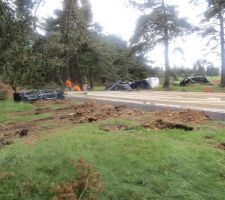 Ils ont enlevé le béton qui avait débordé au marteau