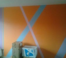 Peinture dans le bureau : une petite fantaisie!!! que je ne regrette absolument pas, résultat que j'apprécie beaucoup