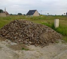 Arrivée des gravas pour faire l'accès au chantier