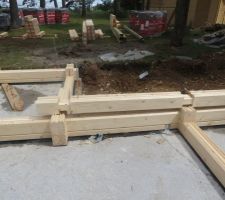 Petit soucis, l'encoche du madrier n'est pas à la bonne place