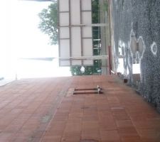 Eau stagnante près du bâtiment C