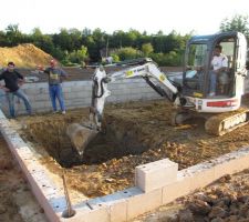 On creuse la cave enterrée