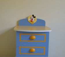 Peinture jaune de la chambre 3 qui sera sur les 2 autres murs de la chambre 2