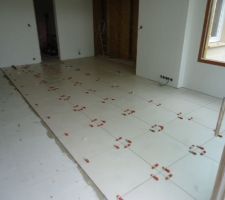 La moiti&eacute; de la pi&egrave;ce est r&eacute;alis&eacute;