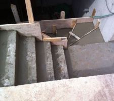 Rectification de l'escalier.