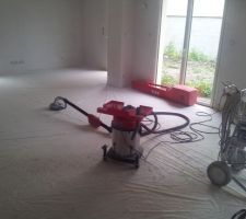 Pose des outils de pon&ccedil;age et de projection de la peinture