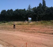 ME voil&agrave; dans ce qui devrait &ecirc;tre mon salon!!