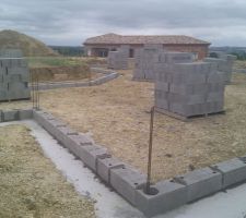 Pose du premier rang de bloc