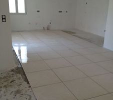 Les joints seront beiges, parce que l&agrave; avec le gris qui ressort, c'pas tr&egrave;s beau ;)